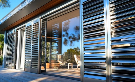 Outdoor blinds