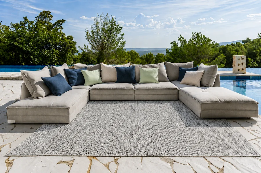 What Makes an Outdoor Carpet Different from an Indoor Carpet